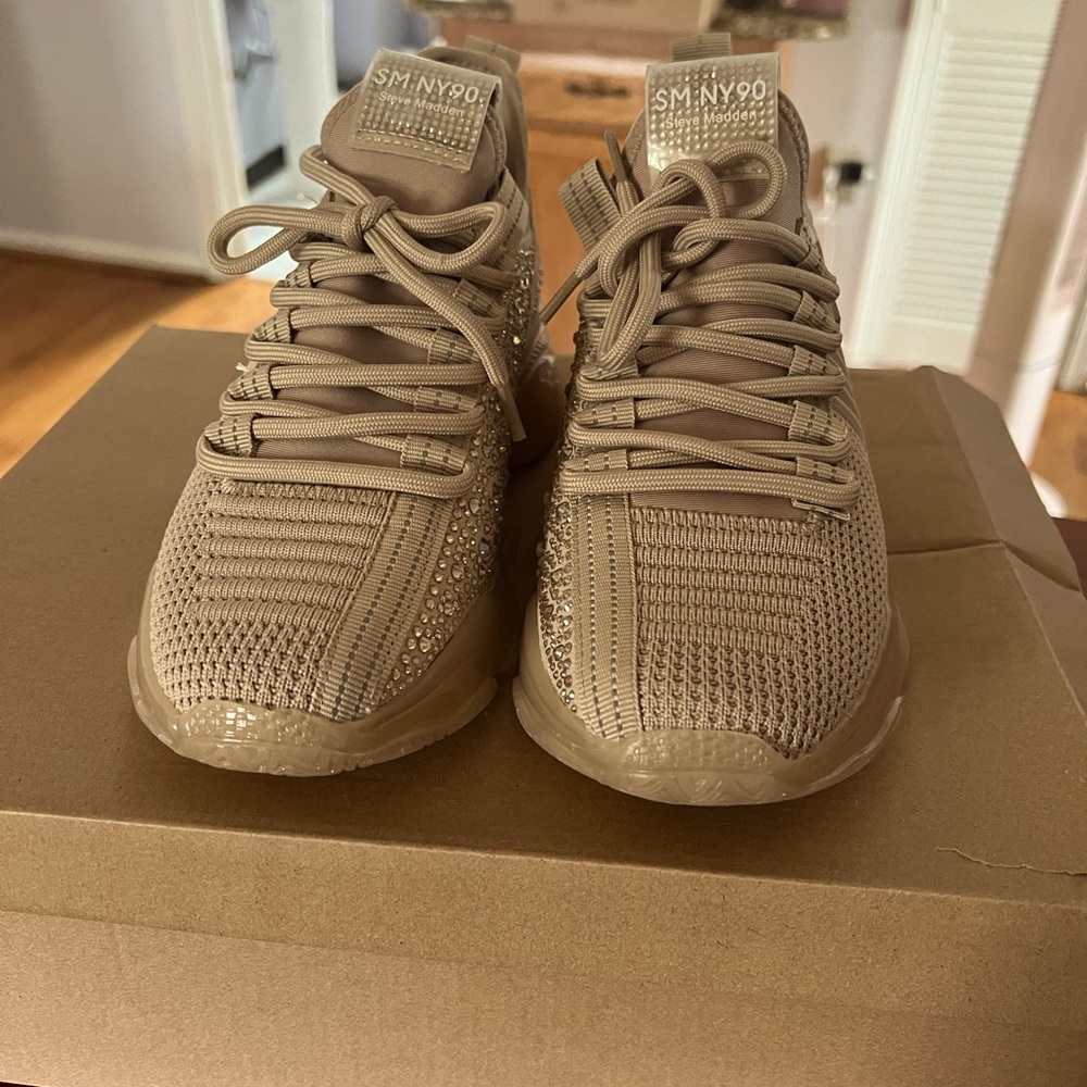 Steve Madden Maxima- Taupe size 7
